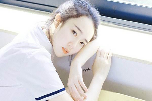 13岁女儿问妈妈，妈，我下面为什么会出血，这位宝妈的回答很赞