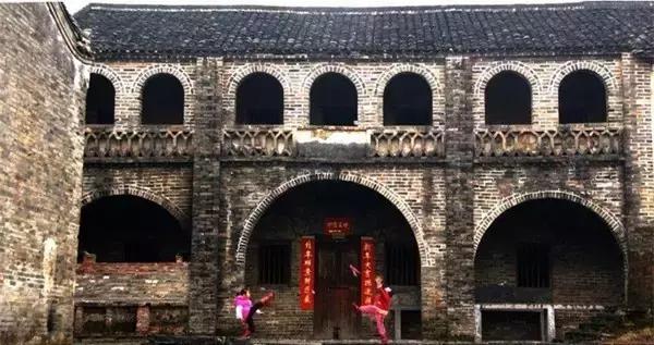 广东居然藏着一个神秘天坑,广东这座小镇藏着多少宝藏