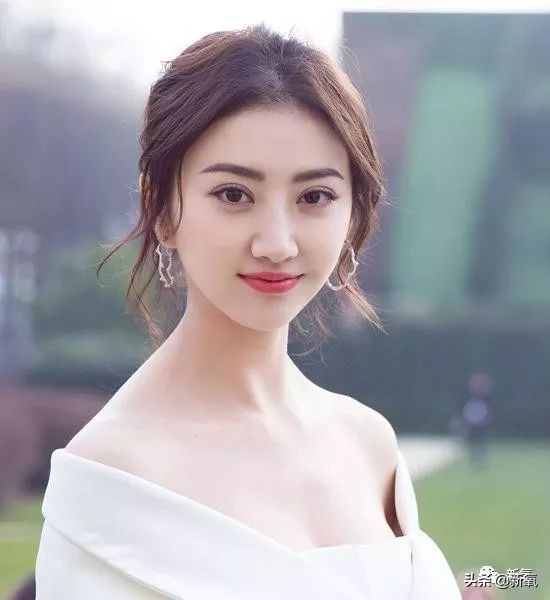 景甜修复后的双眼皮多宽,景甜修复之后的双眼皮是多宽