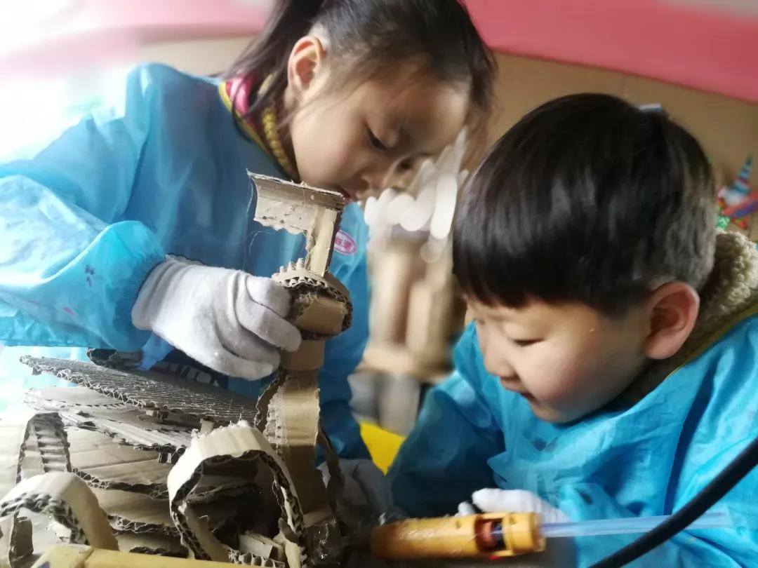 幼儿园生成课程案例,幼儿园关于纸的课程