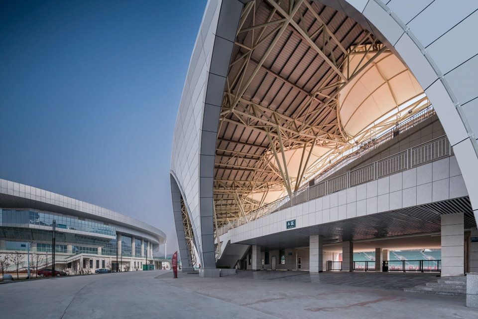 临夏奥体中心有哪些,盛世牡丹临夏奥体中心体育场