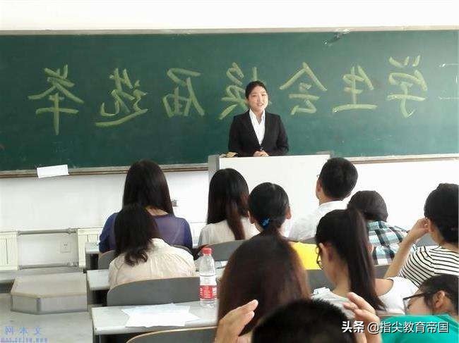 大学新生如何竞选学生会,大一学妹竞选学生会