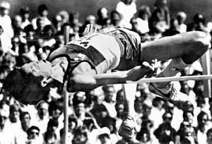 跳高世界纪录还是朱建华保持的吗,跳高运动员朱建华破纪录是哪年