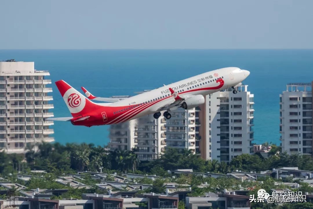 25年后再次回到陌生又熟悉的地方,我们即将到达三亚凤凰国际机场