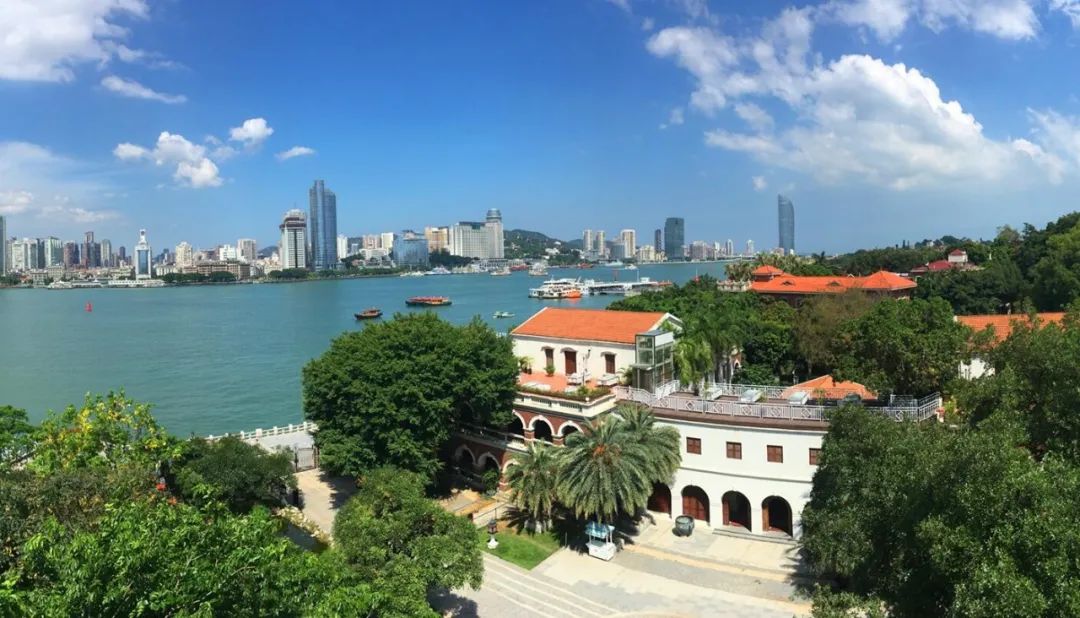 你好，我叫厦门，这是我的简历