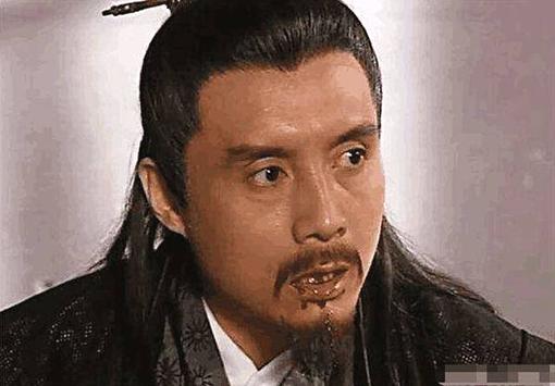 光头哥的凄惨人生,光头男的伤感背影视频