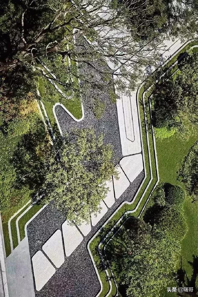 世界上的路本来很平凡，自从遇上设计师，此路非彼路