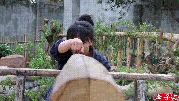 她在全世界圈粉,却在国内挨骂