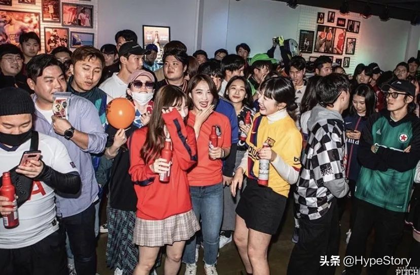 球场变身恐怖乐园，定制球衣玩到嗨：球迷的万圣节是怎么过的？