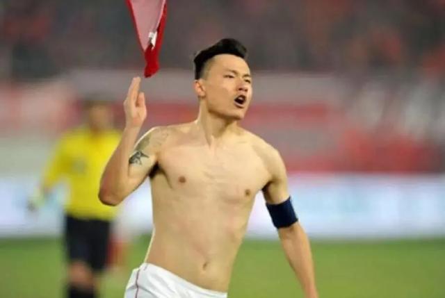 国足vs越南球员身材,国足身材谁最好