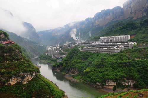 川酒六朵金花有水井坊吗,川酒六朵金花酱香型