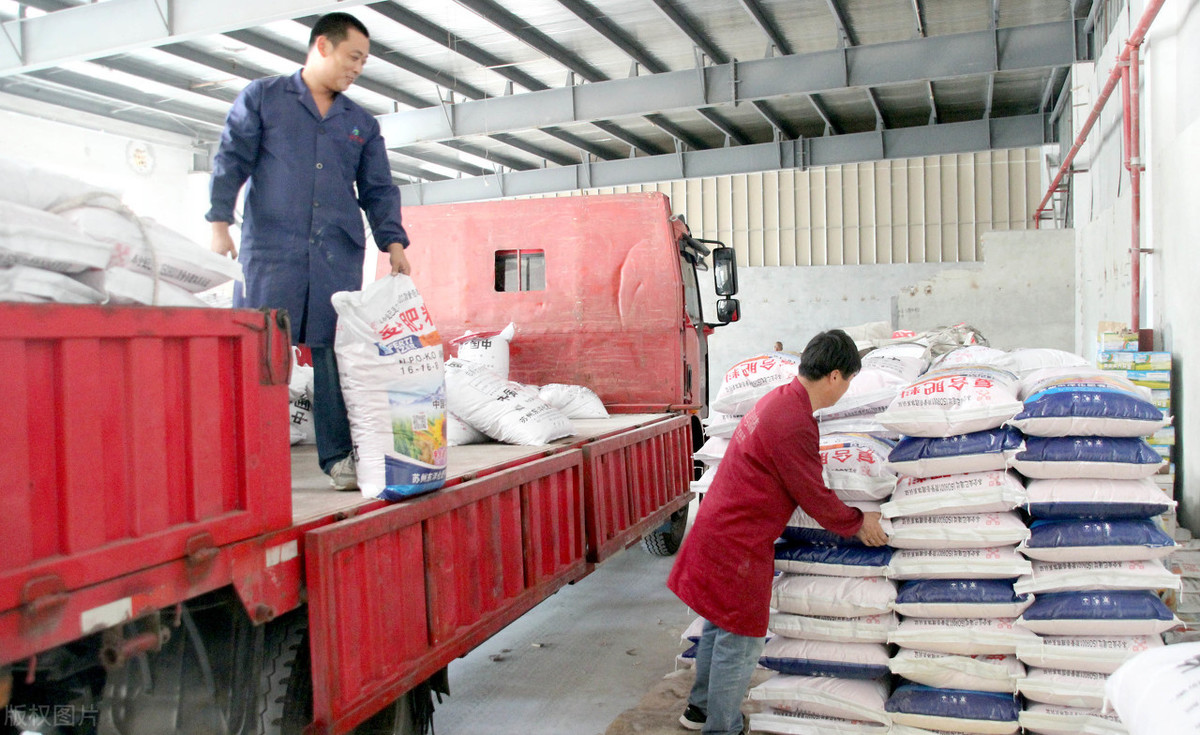 农村卖化肥利润有多大,农村销售肥料能赚多少钱一吨