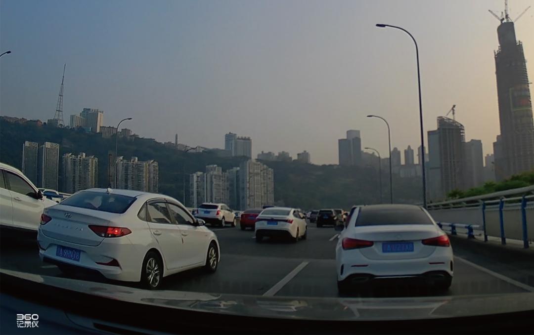 功能不同价格不同,功能相近的产品价格不同