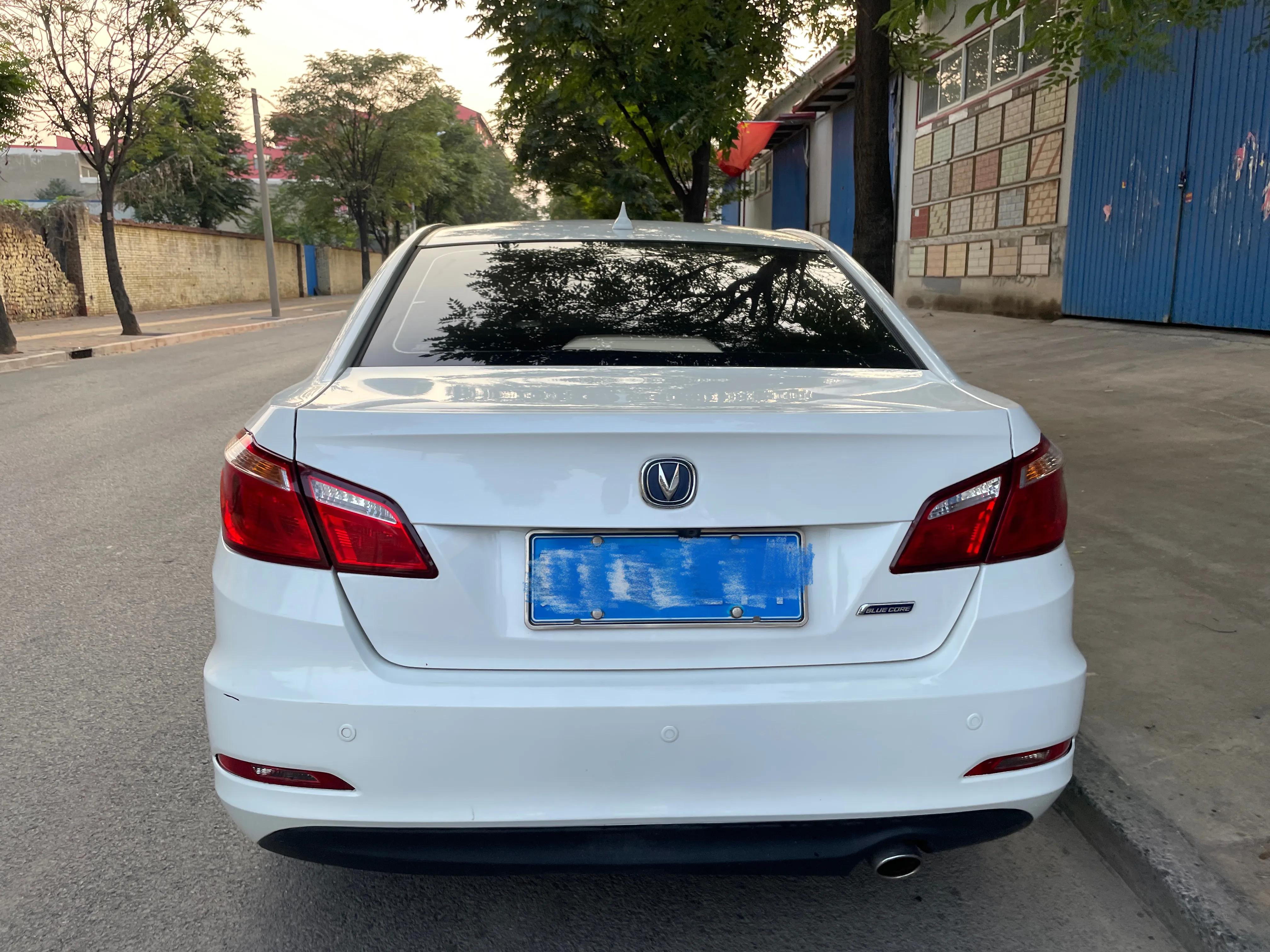 长安逸动经典款,18款逸动和19款逸动有什么区别