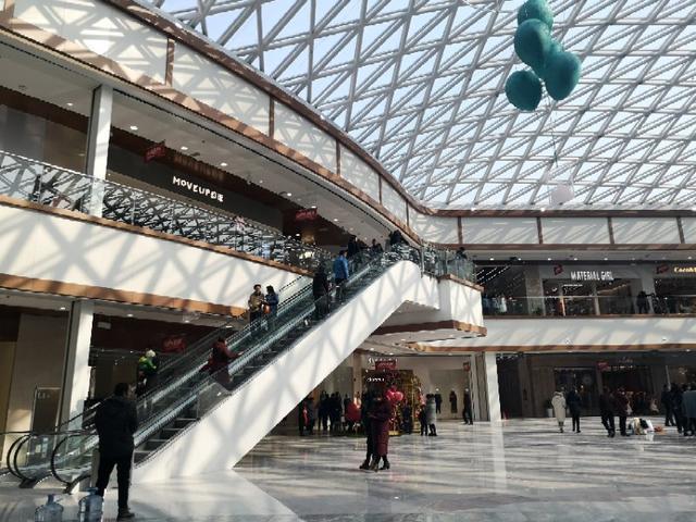 泾河新城万国荟奥特莱斯,西安泾河新城万国荟奥特莱斯