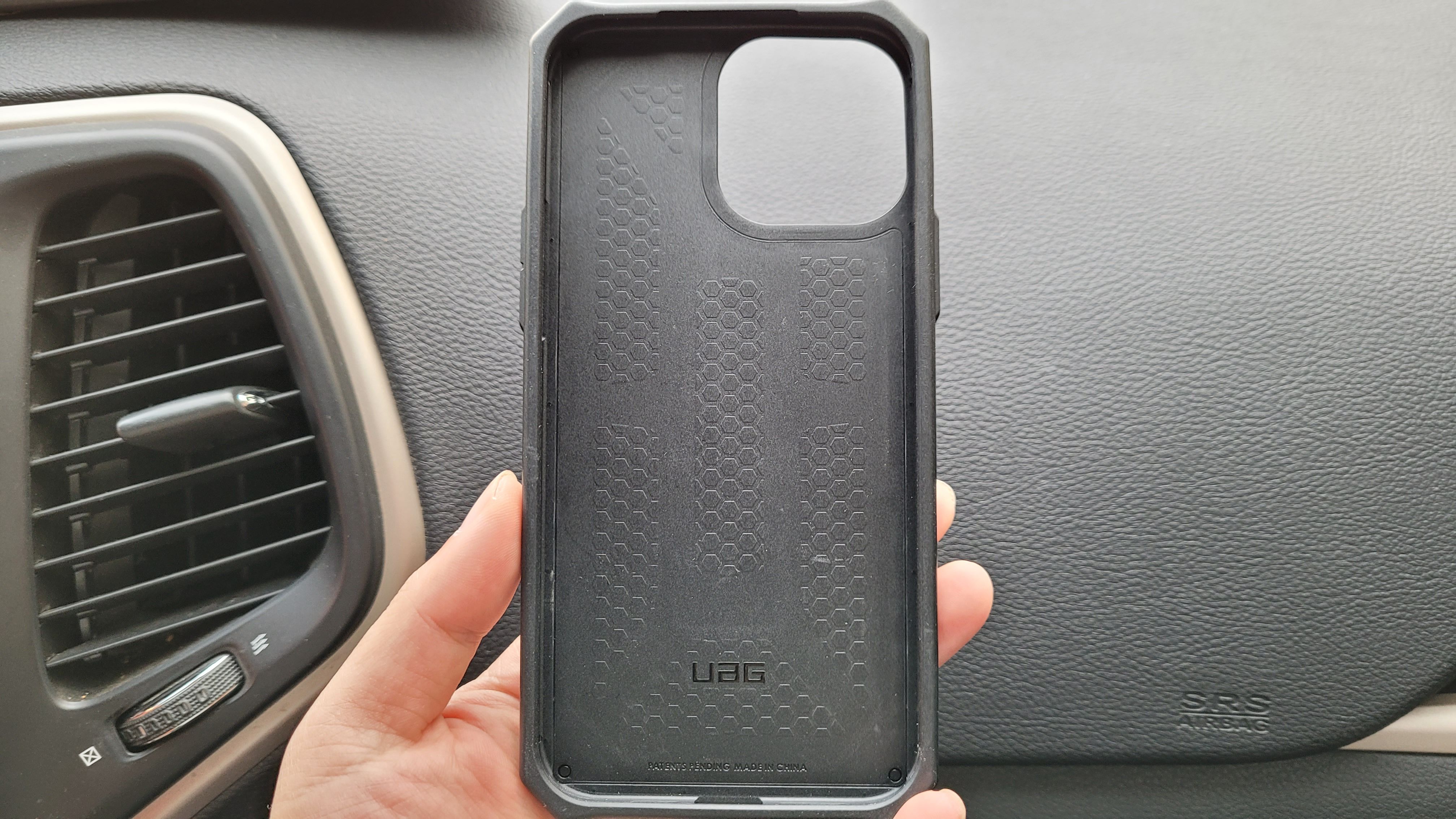 手机换屏价格高的和低的有啥区别,手机在官方换屏还值不值得买