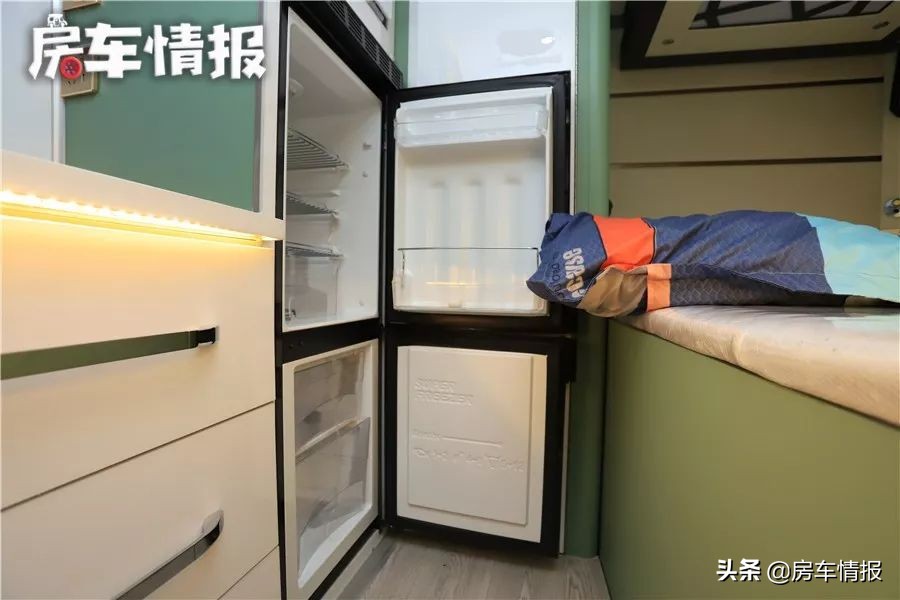 升降大床房车,可升降空间房车