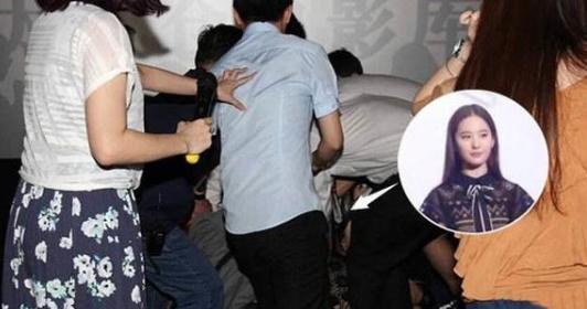 求婚迪丽热巴男子,神秘男子现场向迪丽热巴求婚