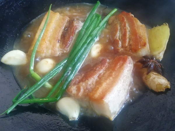 五花肉上五花下五花有什么区别,五花肉分上五花和下五花哪个好