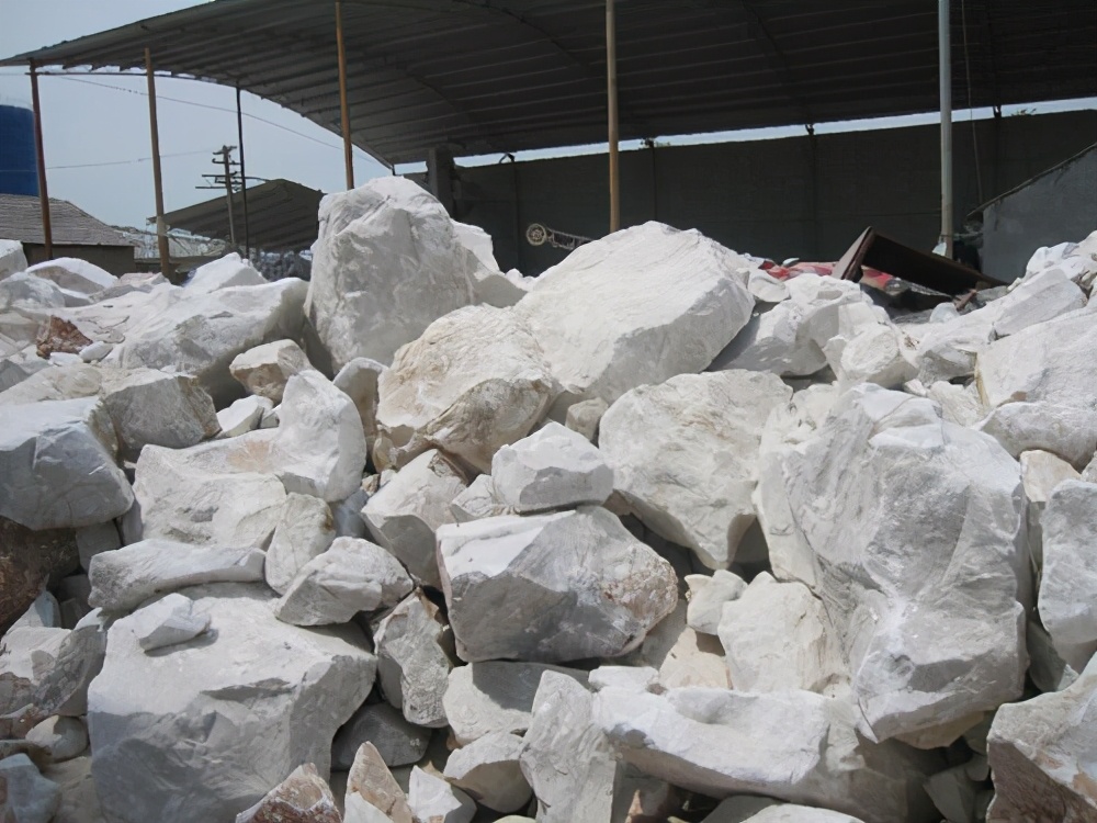 为什么工人要往水泥里加白糖,水泥里加白糖对水泥有影响吗