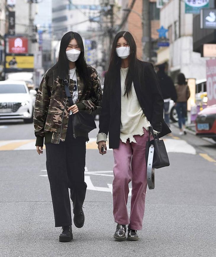 韩国街拍闺蜜装,韩国时尚秀穿搭