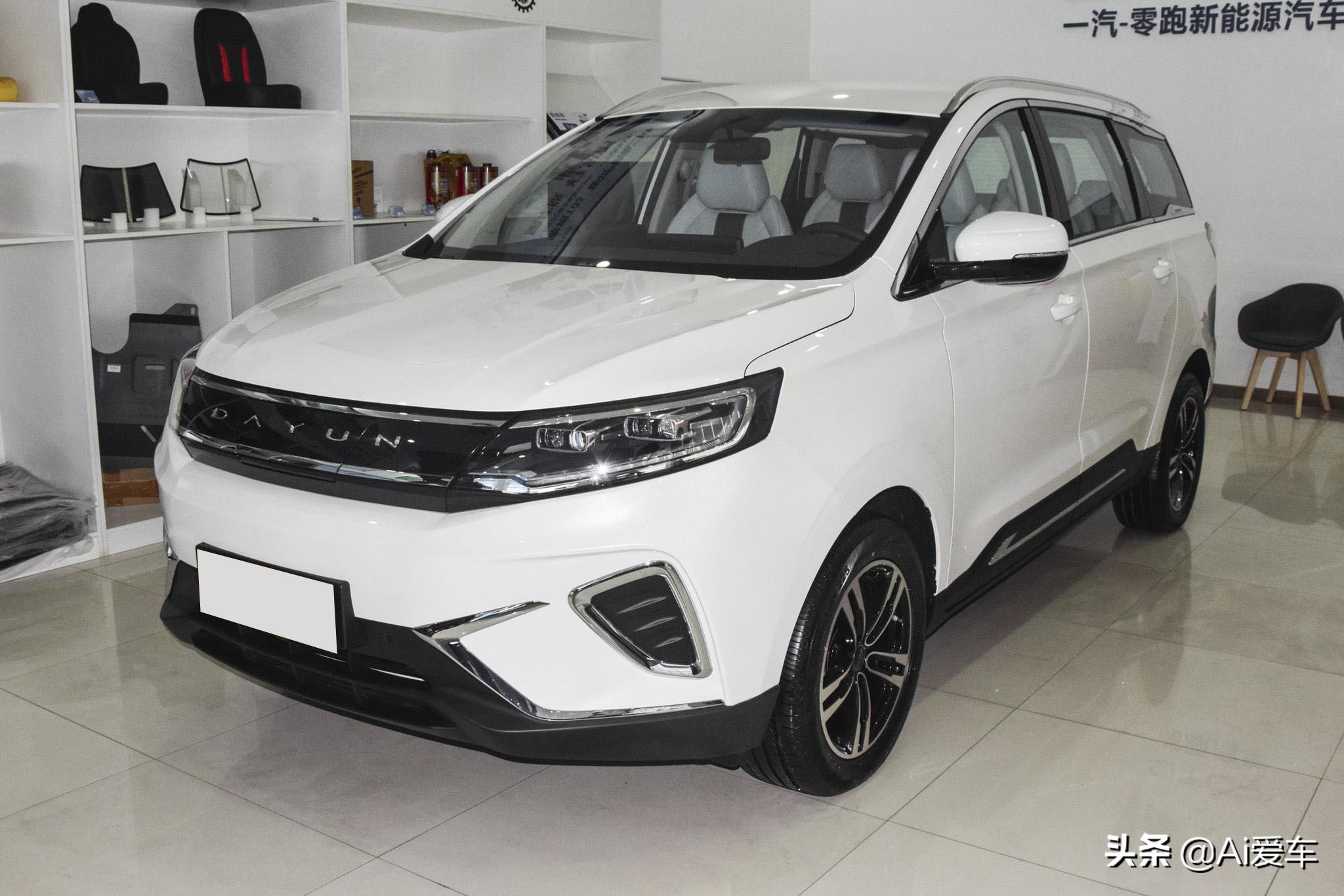 远志m1新能源七座空间如何,远志m12021款7座长续航行政版