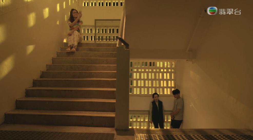 情侣开房也要找黄牛？这8.8高分剧，逼疯的不只香港人