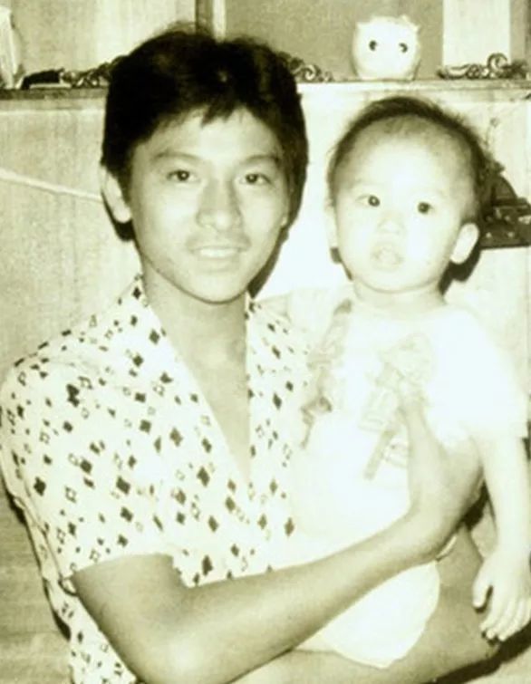 刘德华现身机场通道,刘德华现身机场2019