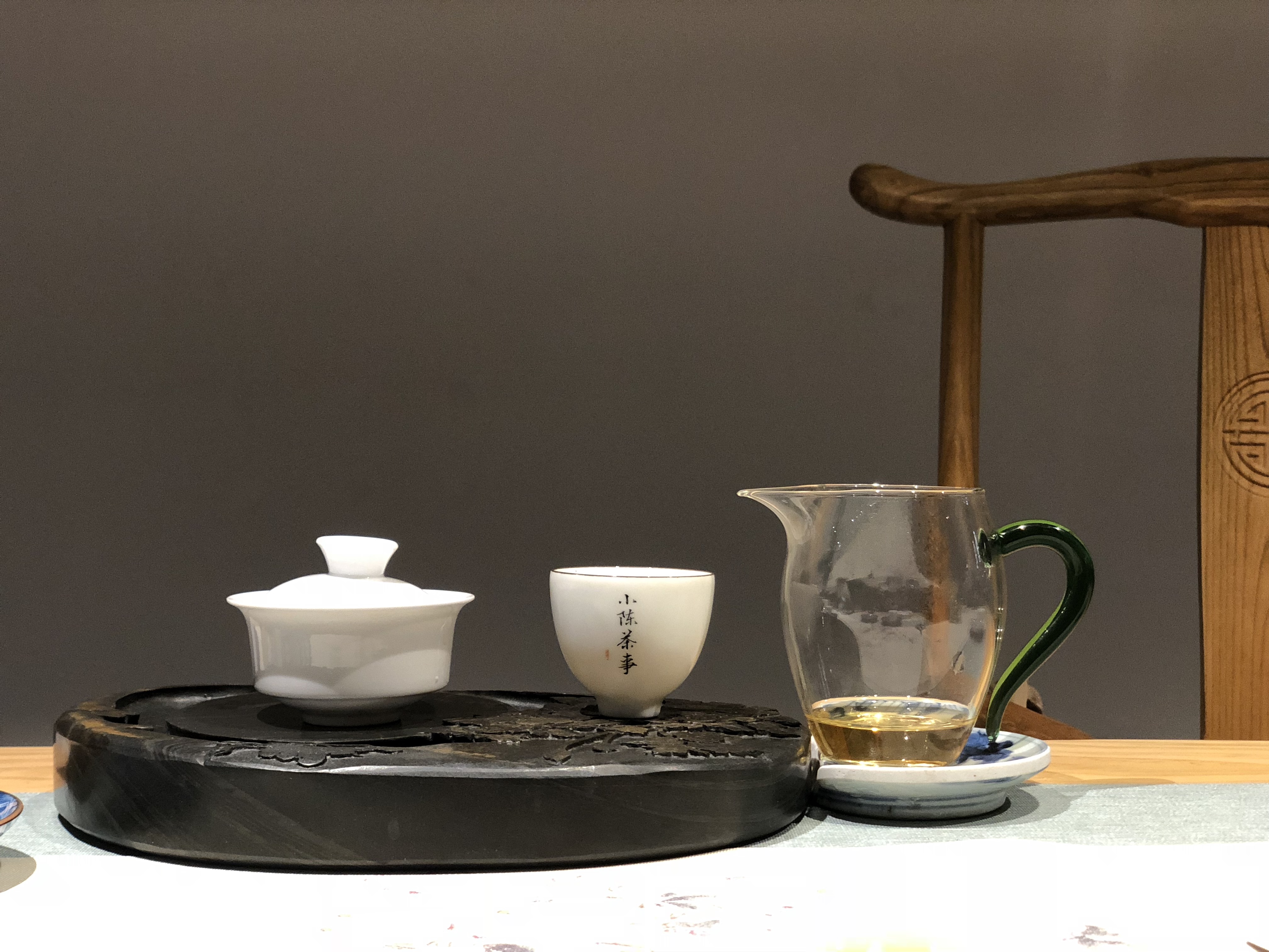 温水泡茶是劣质茶的“掩饰衣。真正的好茶,根本不存在怕烫之说