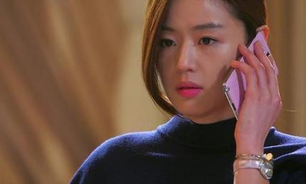 兰蔻口红121和196哪个颜色好看,给大家推荐一款口红颜色很好看