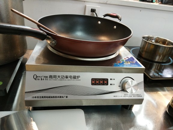 凹面电磁炉真的能爆炒吗,德国凹面电磁炉是什么牌