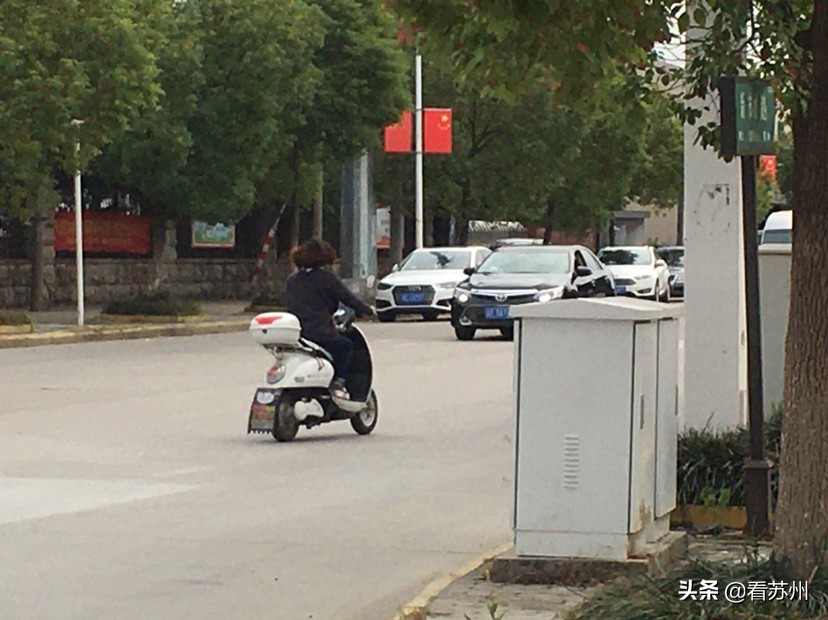 女孩被开飞机骗了二十几万,女孩约会中国机长被骗