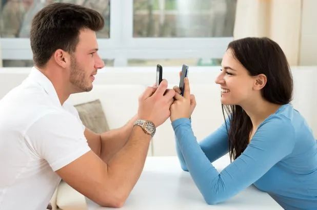 和女生斗图女生生气了怎么办,和女生斗图的正确方法