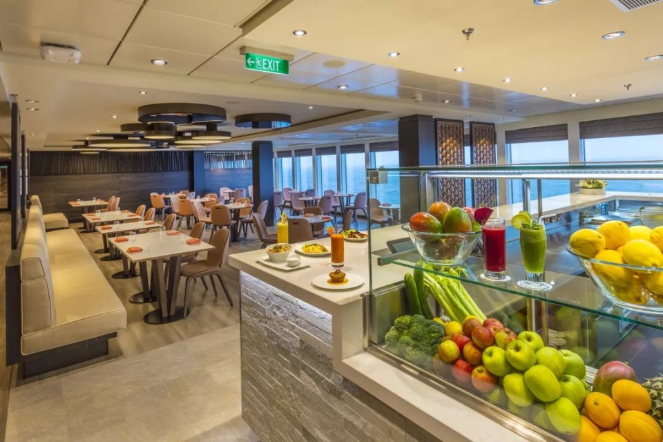 世界梦号邮轮全图,全球最大海上超级城堡