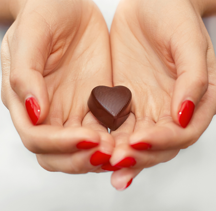 日本情人节送巧克力,日本的情人节巧克力谁都可以送吗