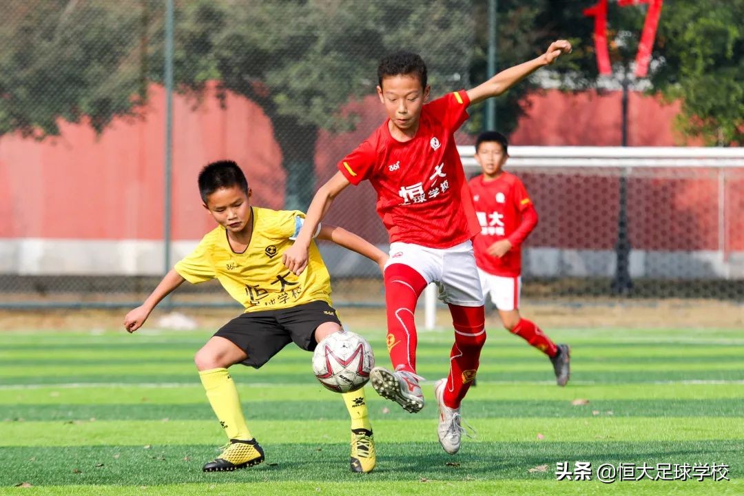 恒大足校连夺三冠,恒大足校两年100个冠军