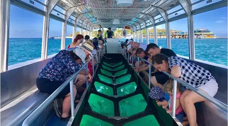 恋恋冲绳丨有一种海水的蓝，叫做“果冻蓝”