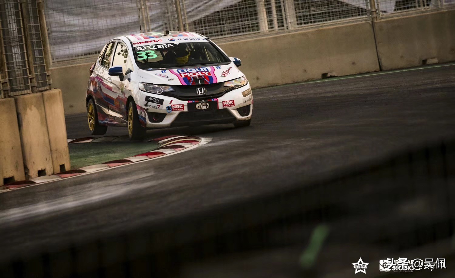 赛车场撞车了怎么办,赛车场撞了人怎么办