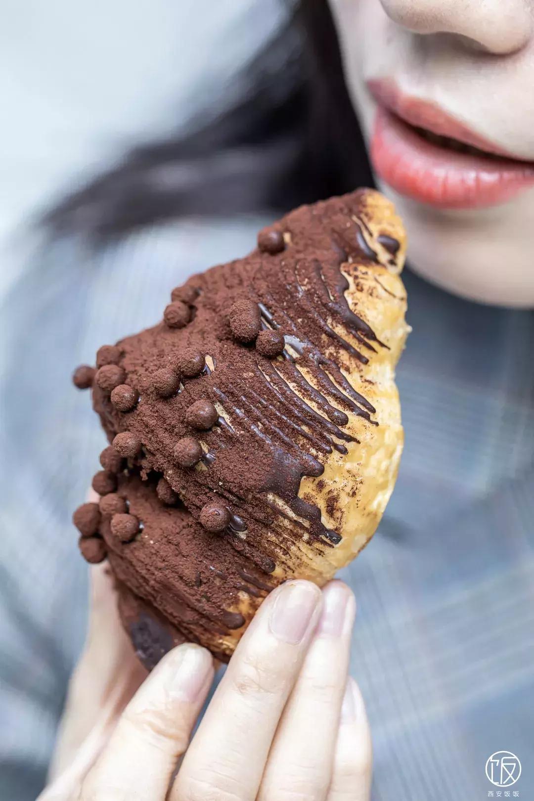 一*爆口**浆的咩咩包来了，今天也是努力营业的奈雪咩！