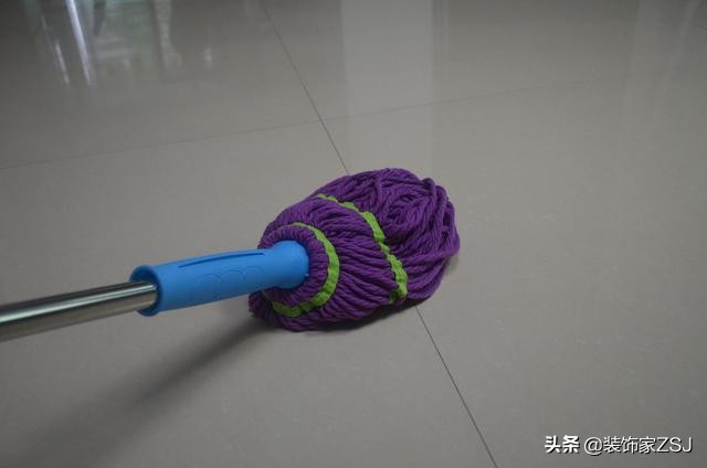 一周地板不沾灰实用拖地小妙招,怎样拖地地板才会干净又亮