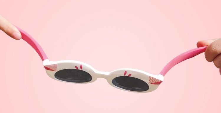 买了一个蓝墨镜,儿童墨镜7-12岁酷墨镜怎么选