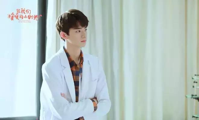 面试粉色衬衫,穿粉色衬衫面试