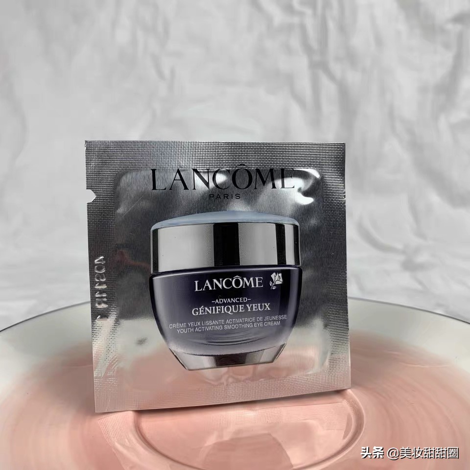 试香小样和正装小样有什么不一样 (化妆品送的小样和正装有区别吗)