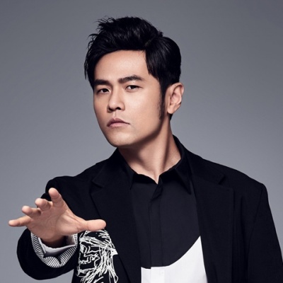 周杰伦谈夜曲一响上台领奖完整版,周杰伦领奖名场面夜曲全过程