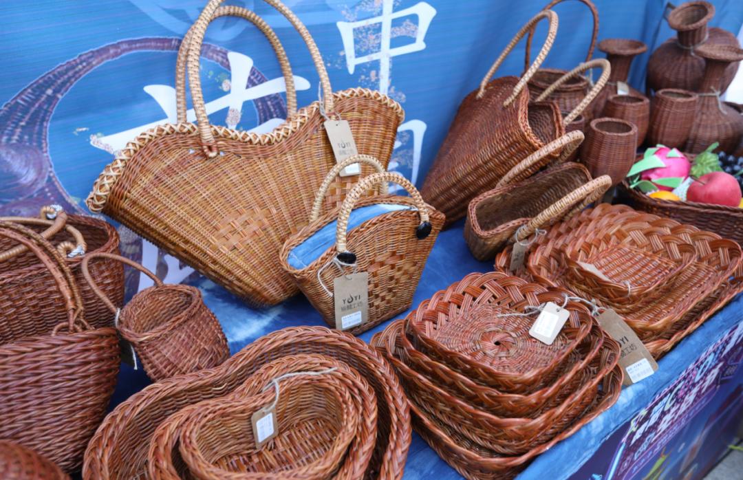 贵阳潮人为何扎推前往这里吃喝玩乐购?速戳