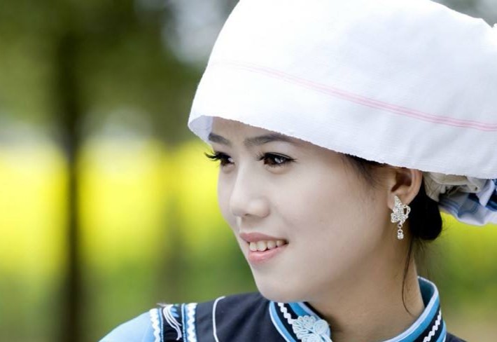 喜欢银饰送什么礼品,喜欢银饰的少数民族