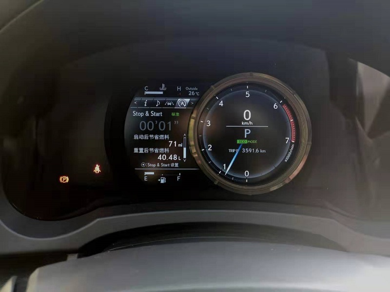 雷克萨斯IS300体验报告：我没法再做一个“肉人”