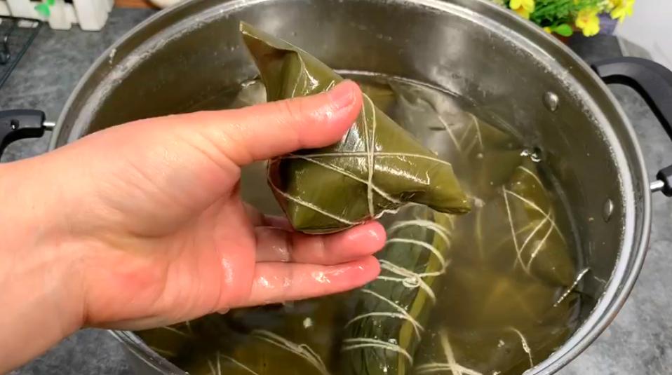 热煮粽子最正确的方法,怎么煮粽子用热水