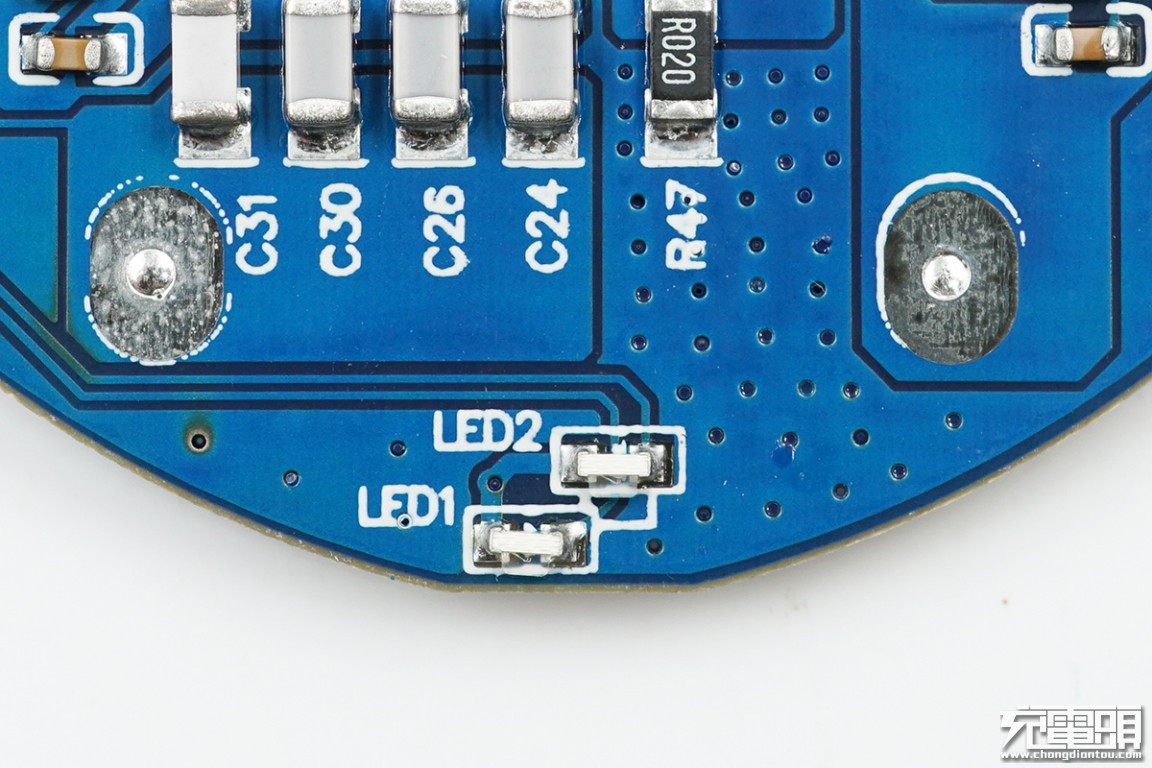 philips充电器拆卸图解,飞利浦dlp2109移动电源拆解