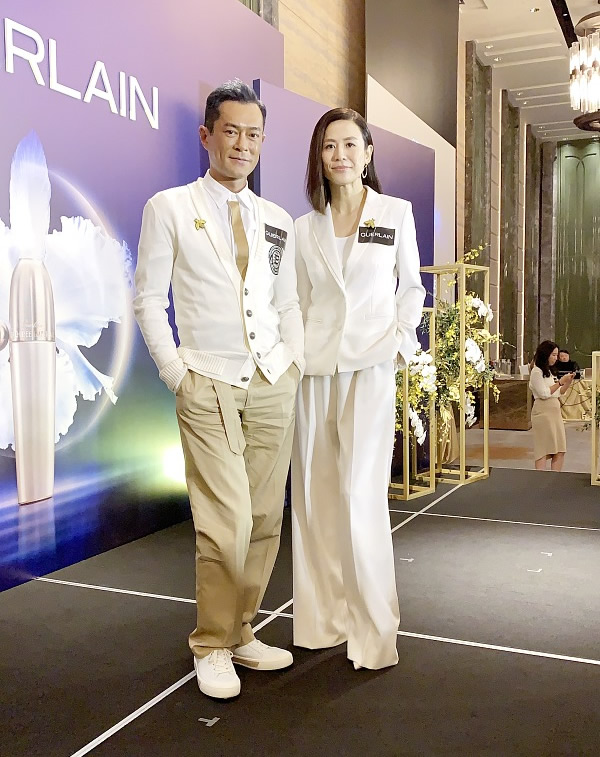 宣萱穿白色长裤,宣萱白衬衣黑裤子